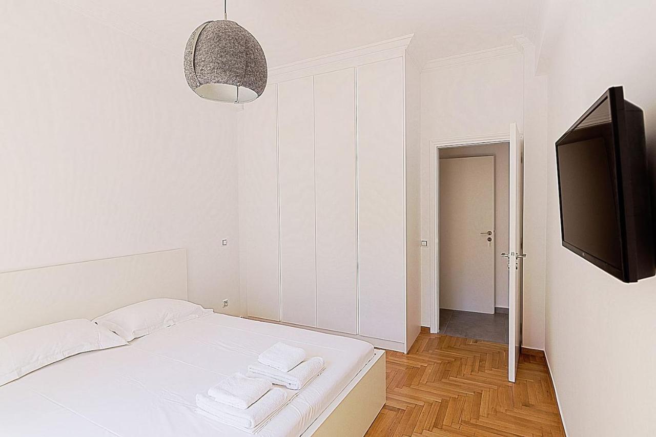Spacious Two Bedroom Apartment In Central Location Athens Luaran gambar