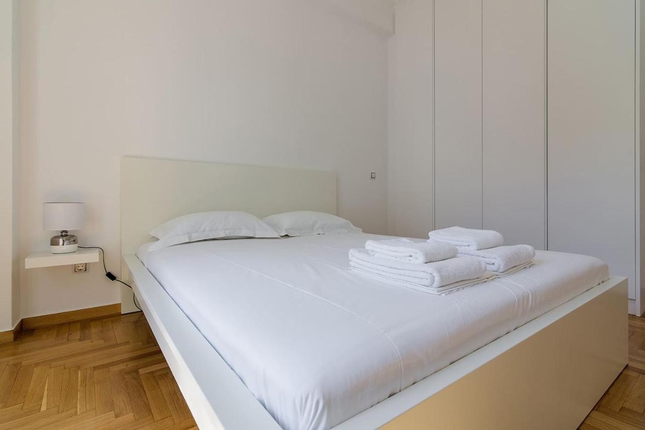 Spacious Two Bedroom Apartment In Central Location Athens Luaran gambar