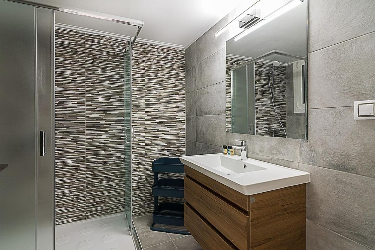 Spacious Two Bedroom Apartment In Central Location Athens Luaran gambar