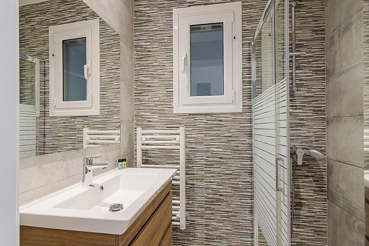 Spacious Two Bedroom Apartment In Central Location Athens Luaran gambar