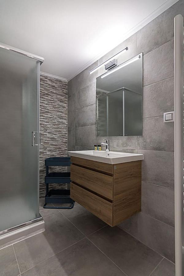 Spacious Two Bedroom Apartment In Central Location Athens Luaran gambar